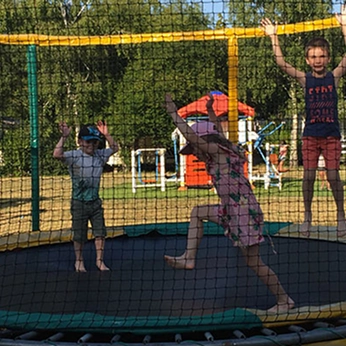 Campingplatz mit Spielplatz für Kinder in Luynes 