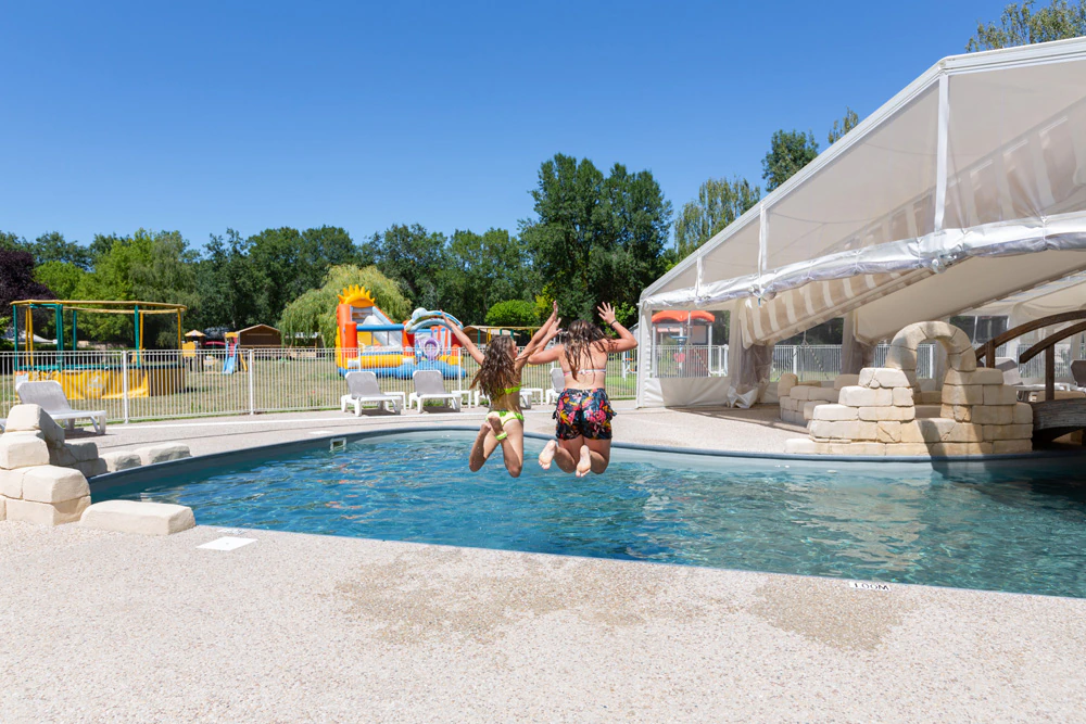 swimming pool camping in indre et loire